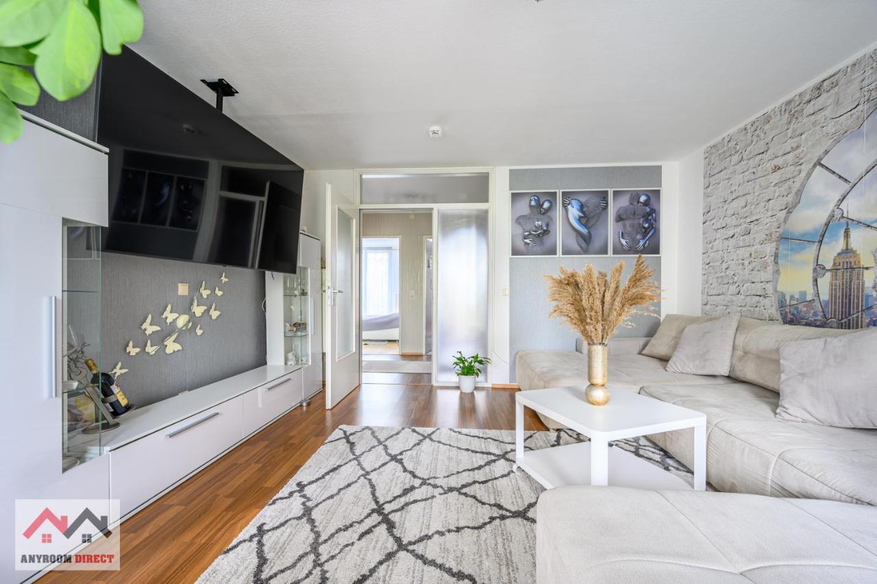 Anyroomdirect Private Apartments Near Hannover Exhibition Room Agency Buitenkant foto