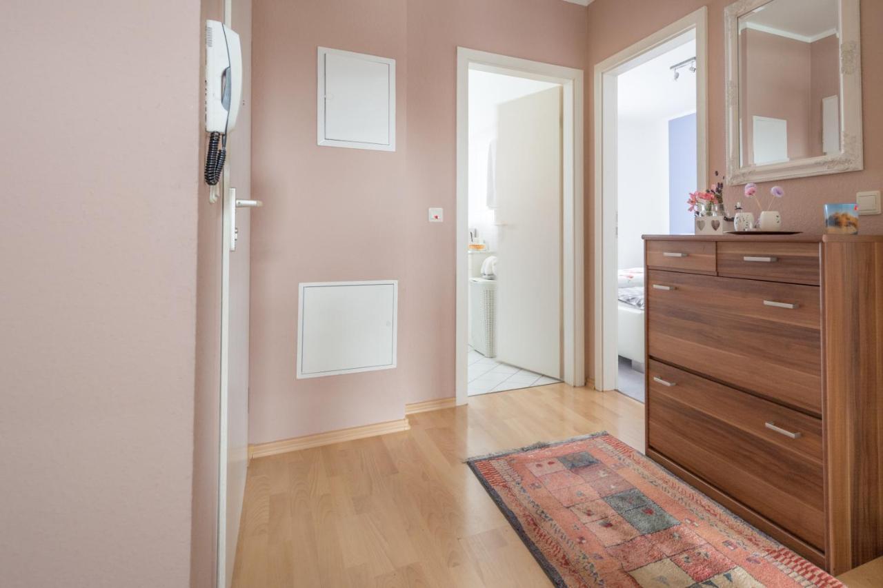 Anyroomdirect Private Apartments Near Hannover Exhibition Room Agency Buitenkant foto